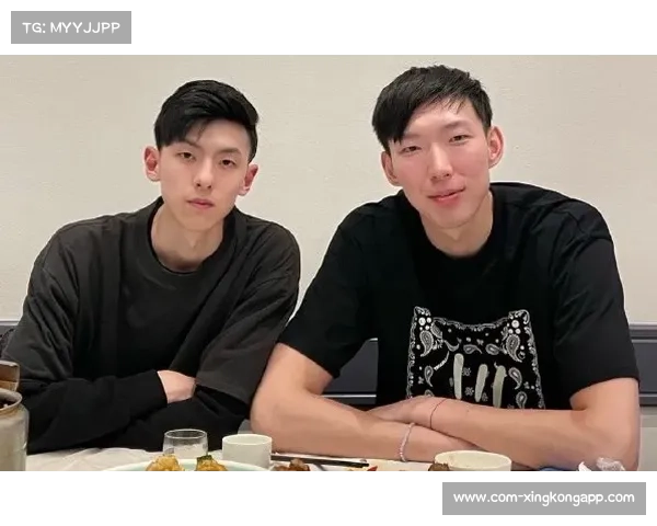 球队衍生品热销带动人气 球迷争相购买队服与纪念品