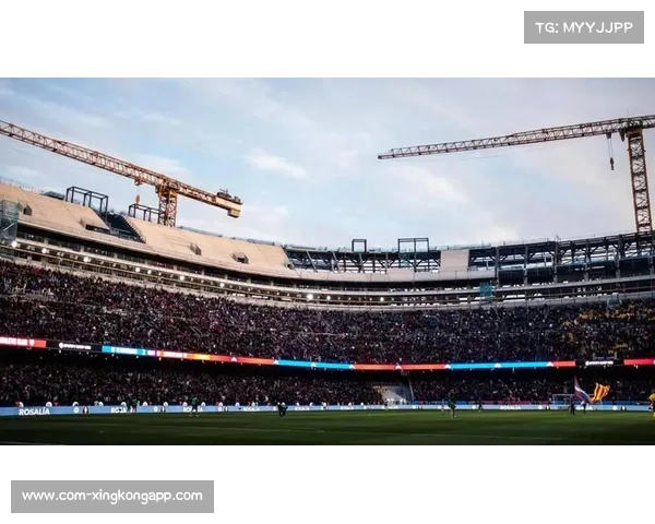 意甲球迷回归球场，奥林匹克球场气氛热烈